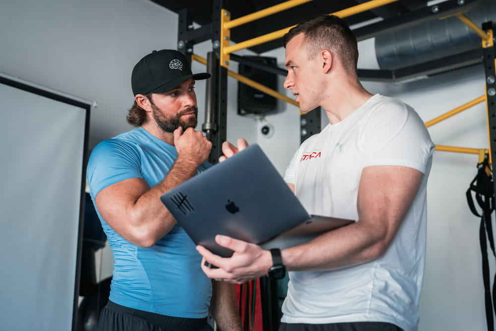 Opravdu v posilovně trénujeme svaly?